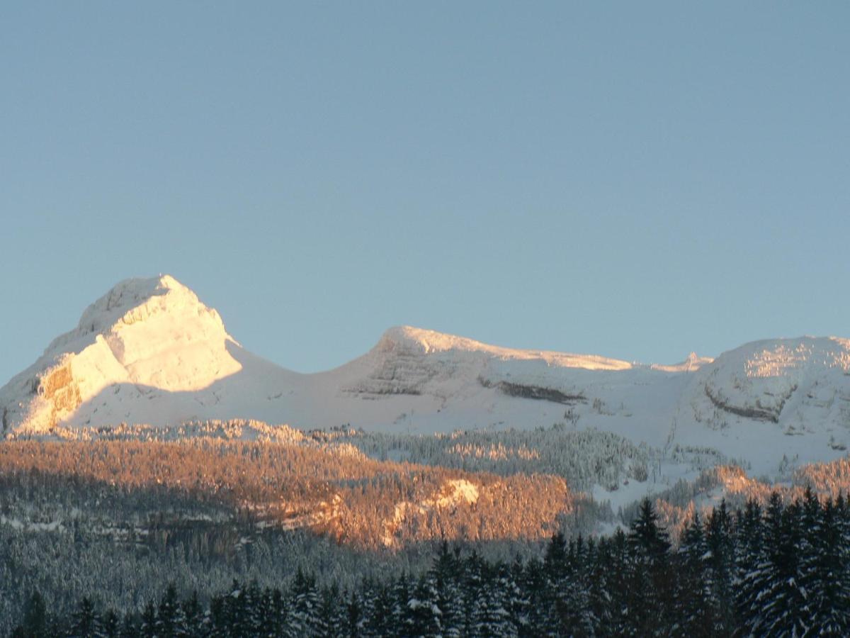 Auberge Des Deux Moucherolles Corrençon-en-Vercors Eksteriør billede